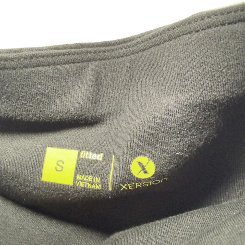 Xersion Small Black‎ Mid Rise Fitted Capri Key Pocket Stretch Pants Workout